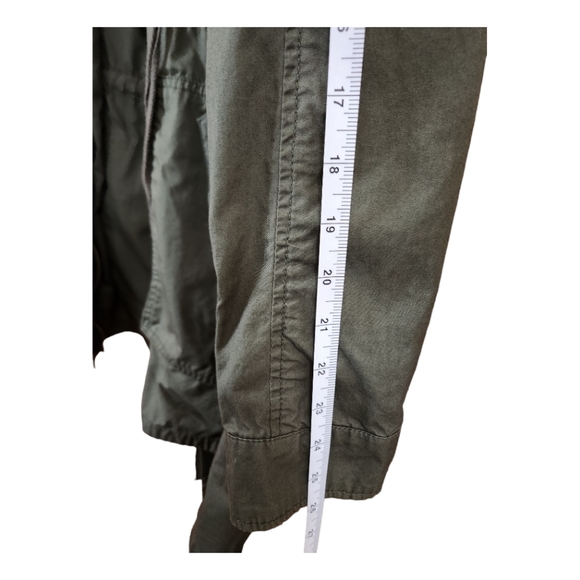 Tobi The Difference Hooded Trench Anorak in Olive - Picture 10 of 13